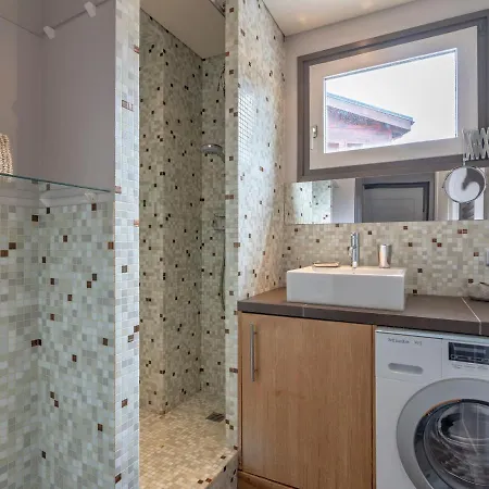 Apartamento 3 Pieces En Plein Centre De Avec Terrasse, 2 Et Toutes Commodites - Fr-1-453-268 *